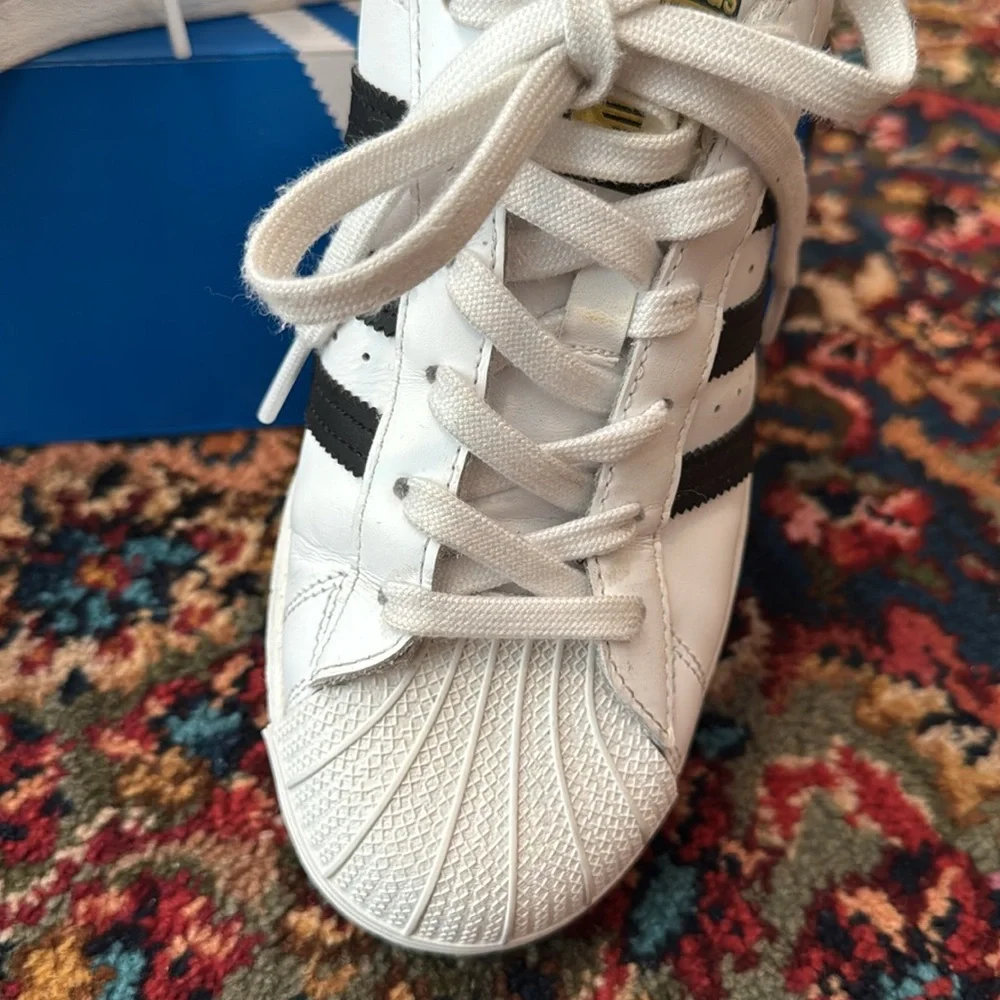 Adidas White and Black Superstar Sneakers with Shell Toe. Women’s Size 7. - Picture 2 of 6
